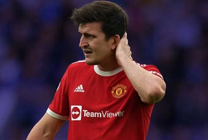 تهديد المدافع هاري ماجواير برسالة تعرف على محتواها